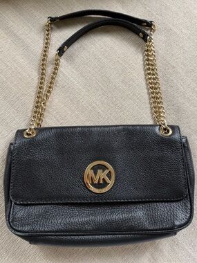 EUC Michael Kors Small Black Pebble Leather Fulton Shoulder Flap Bag.